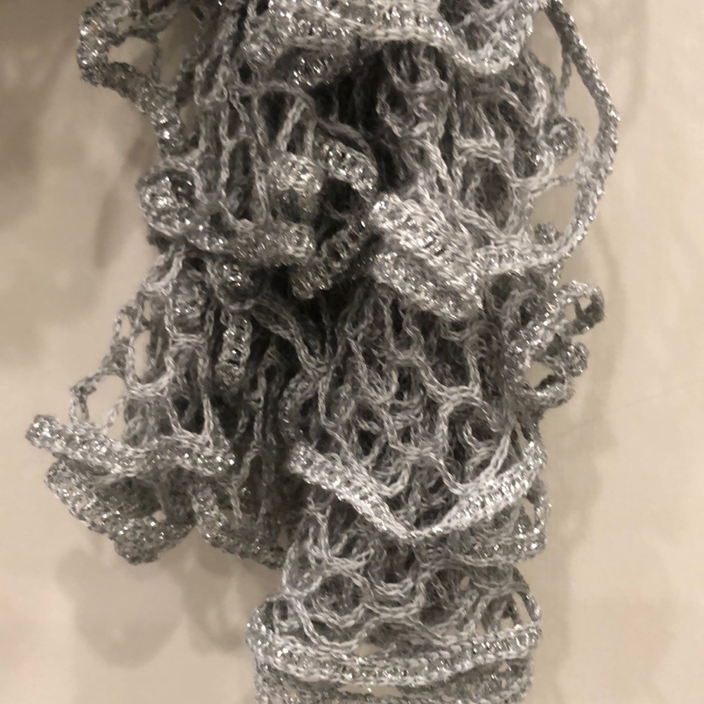 Hand knit scarf - Picture 2 of 3